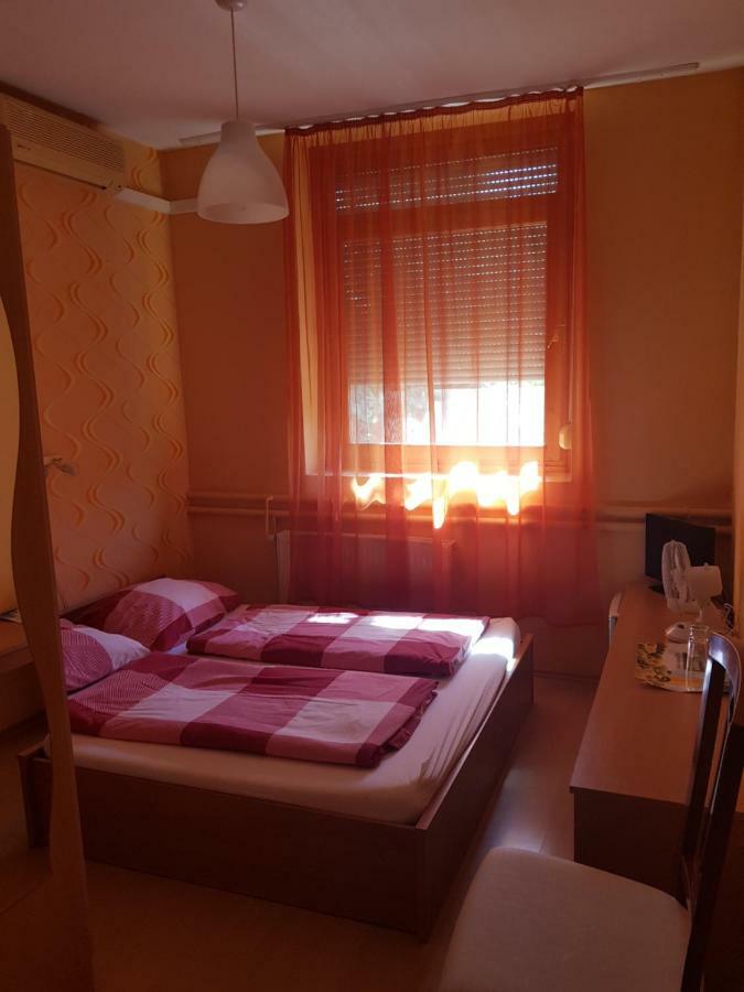 Fortuna Panzio Hotel Orosháza Екстериор снимка