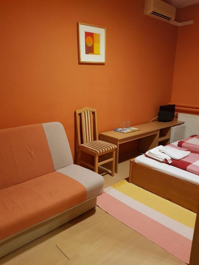 Fortuna Panzio Hotel Orosháza Екстериор снимка